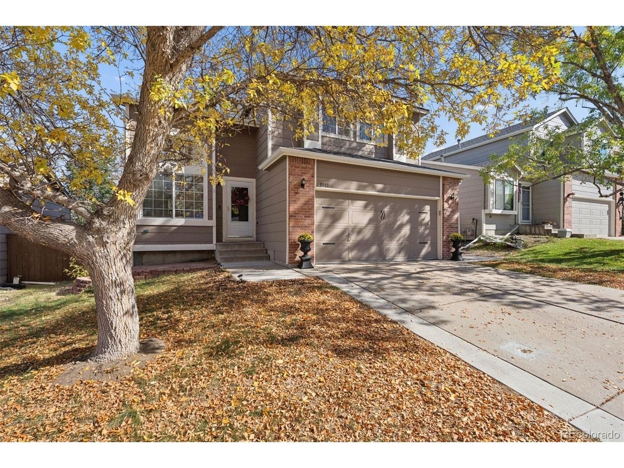 9867 Castle Ridge Cir