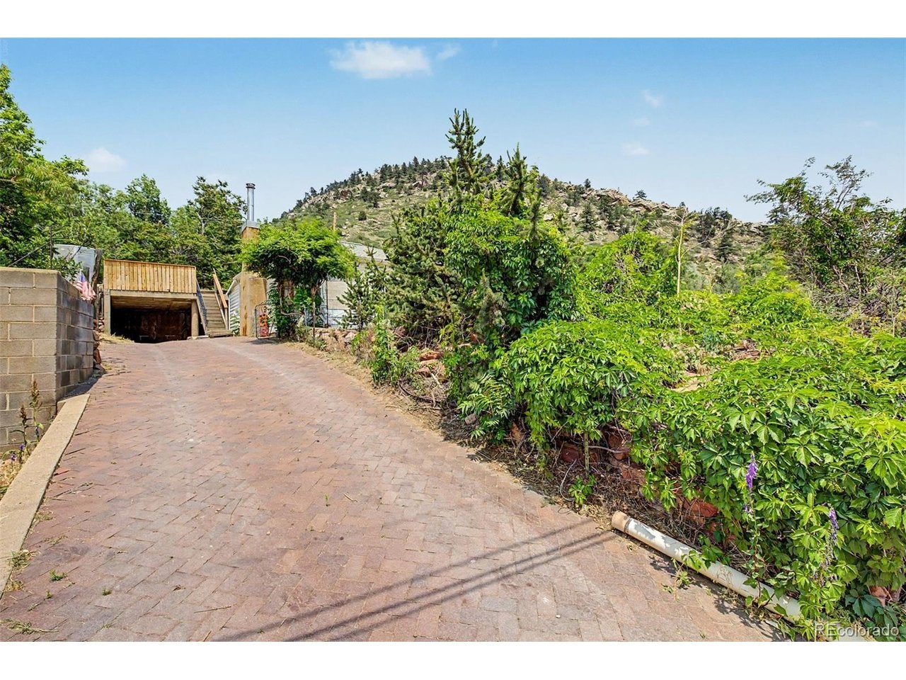 176 Artesian Dr