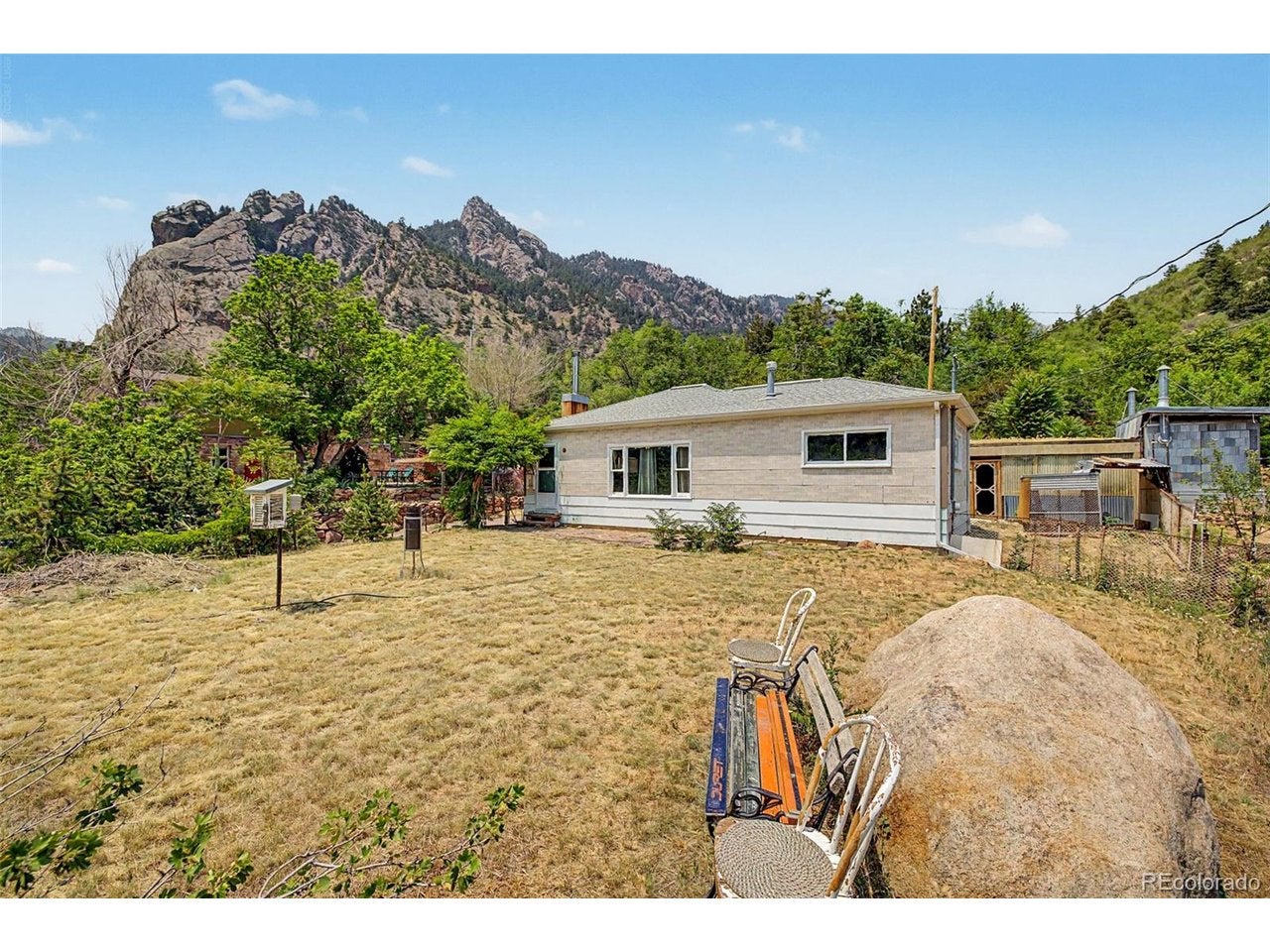 176 Artesian Dr