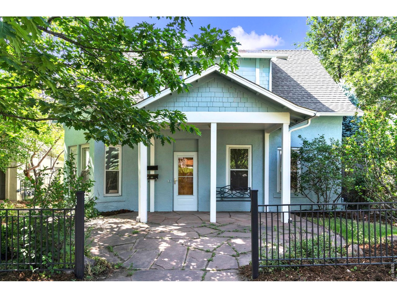 320 Pearl St
