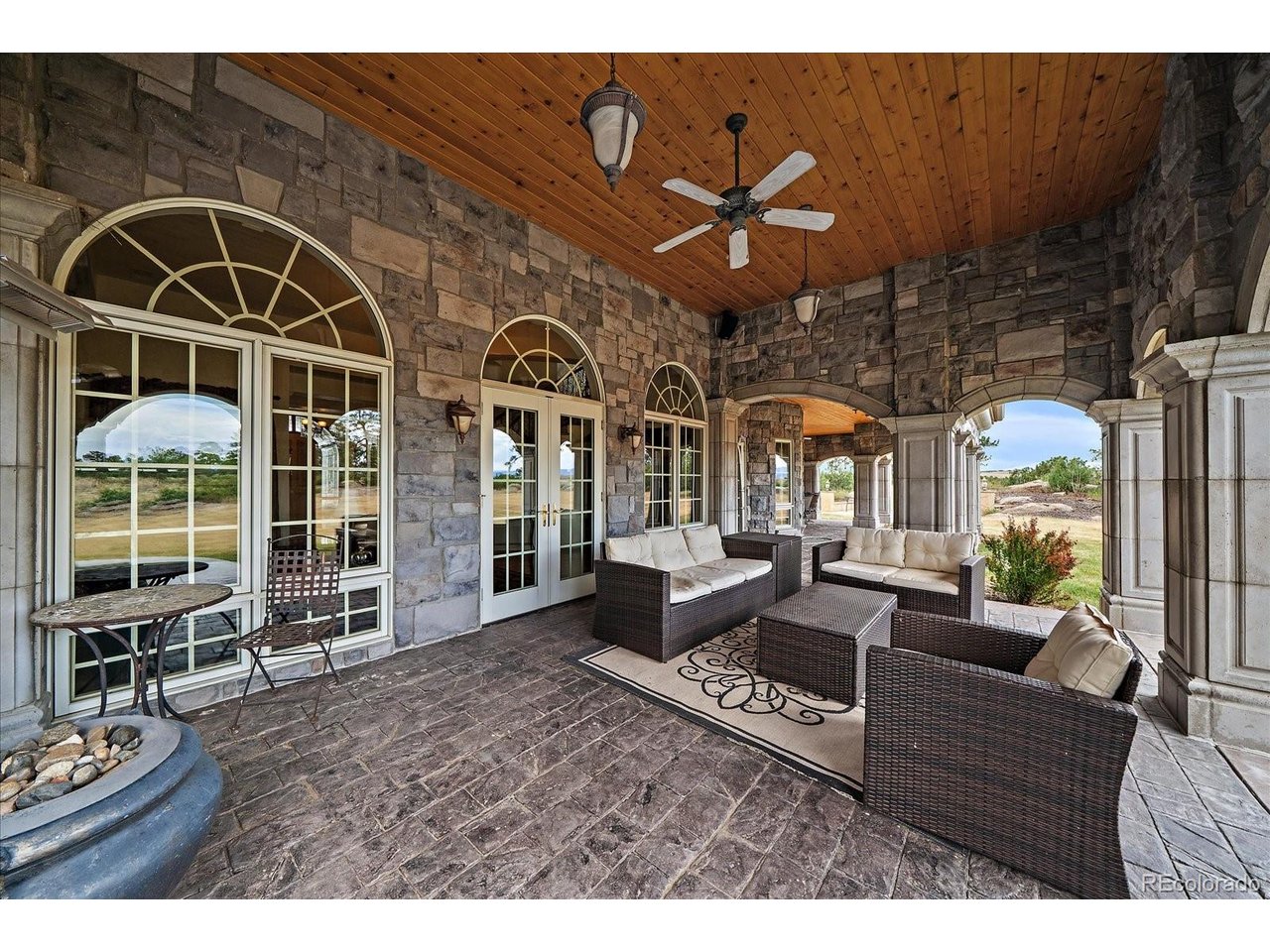 1175 Castle Pointe Dr