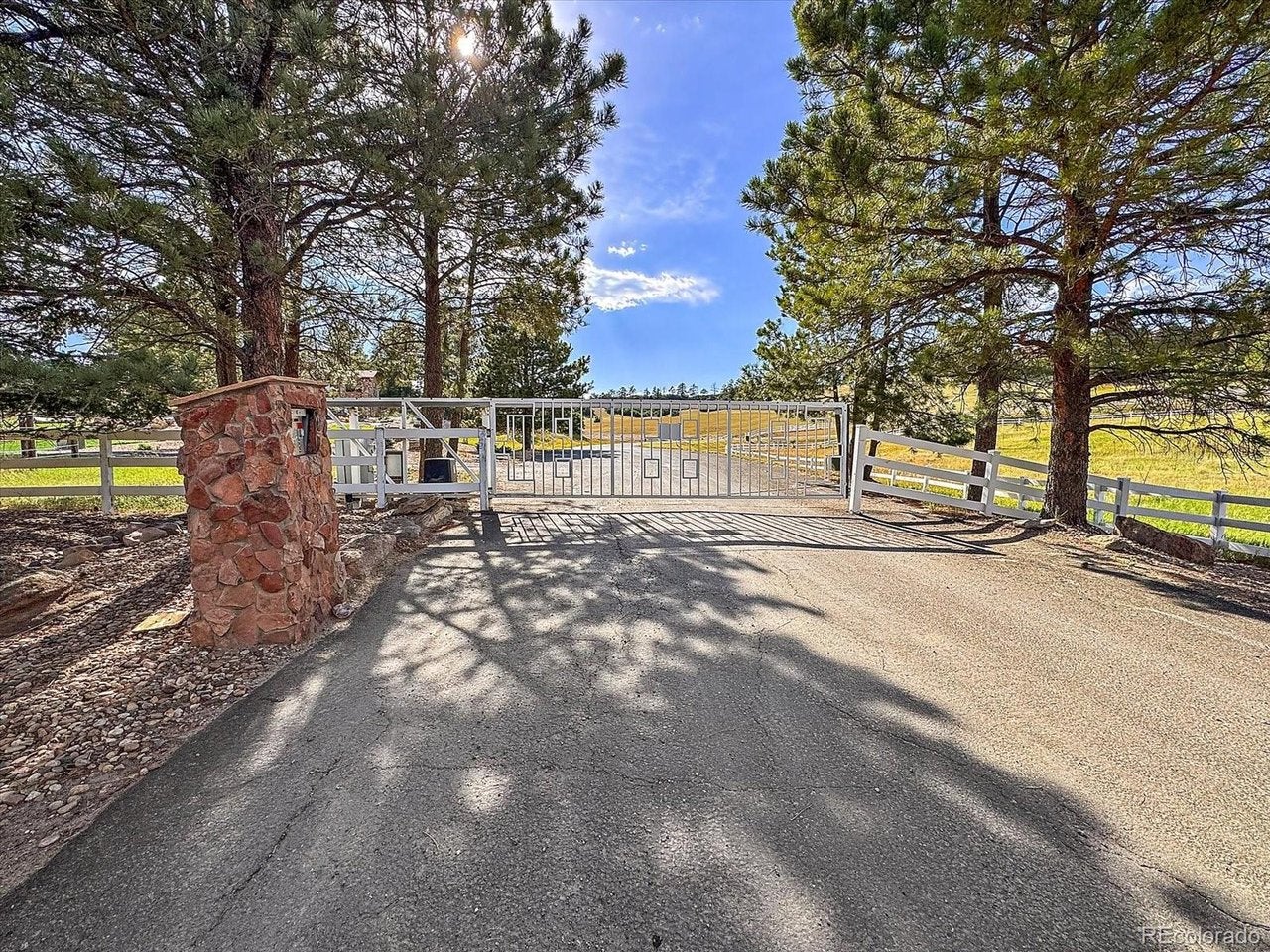 1175 Castle Pointe Dr