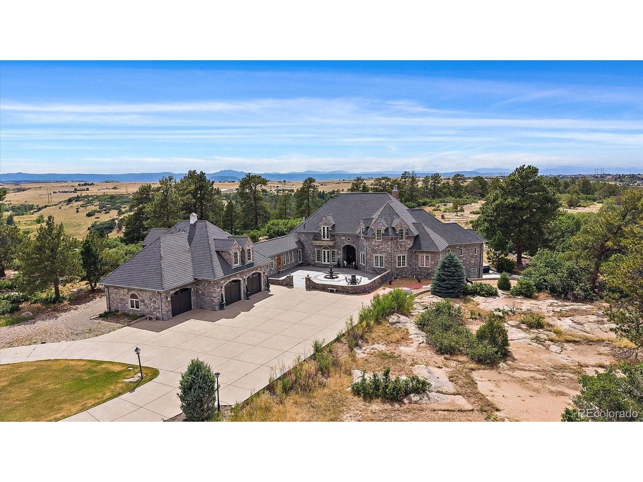 1175 Castle Pointe Dr