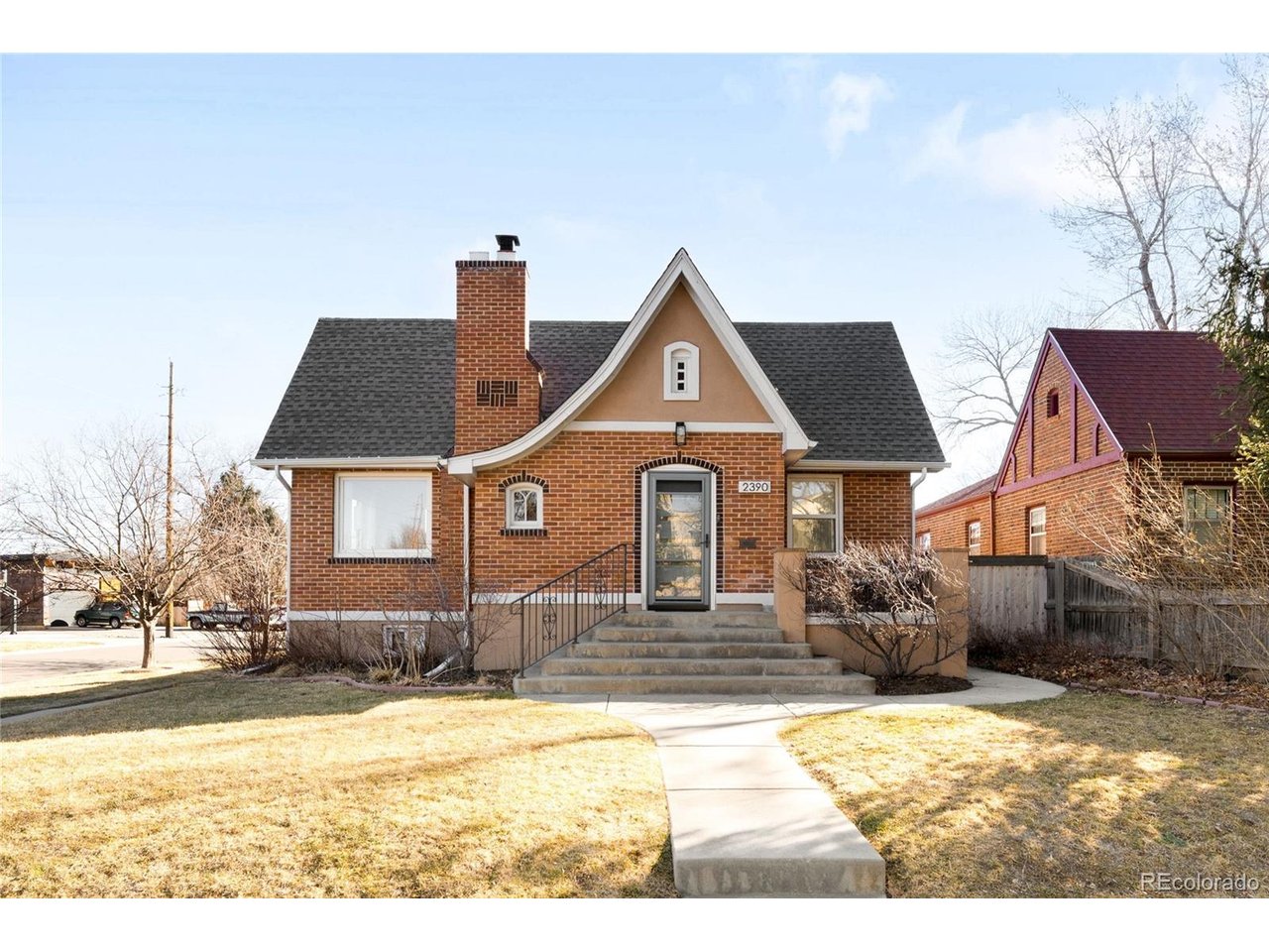 2390 N Glencoe St