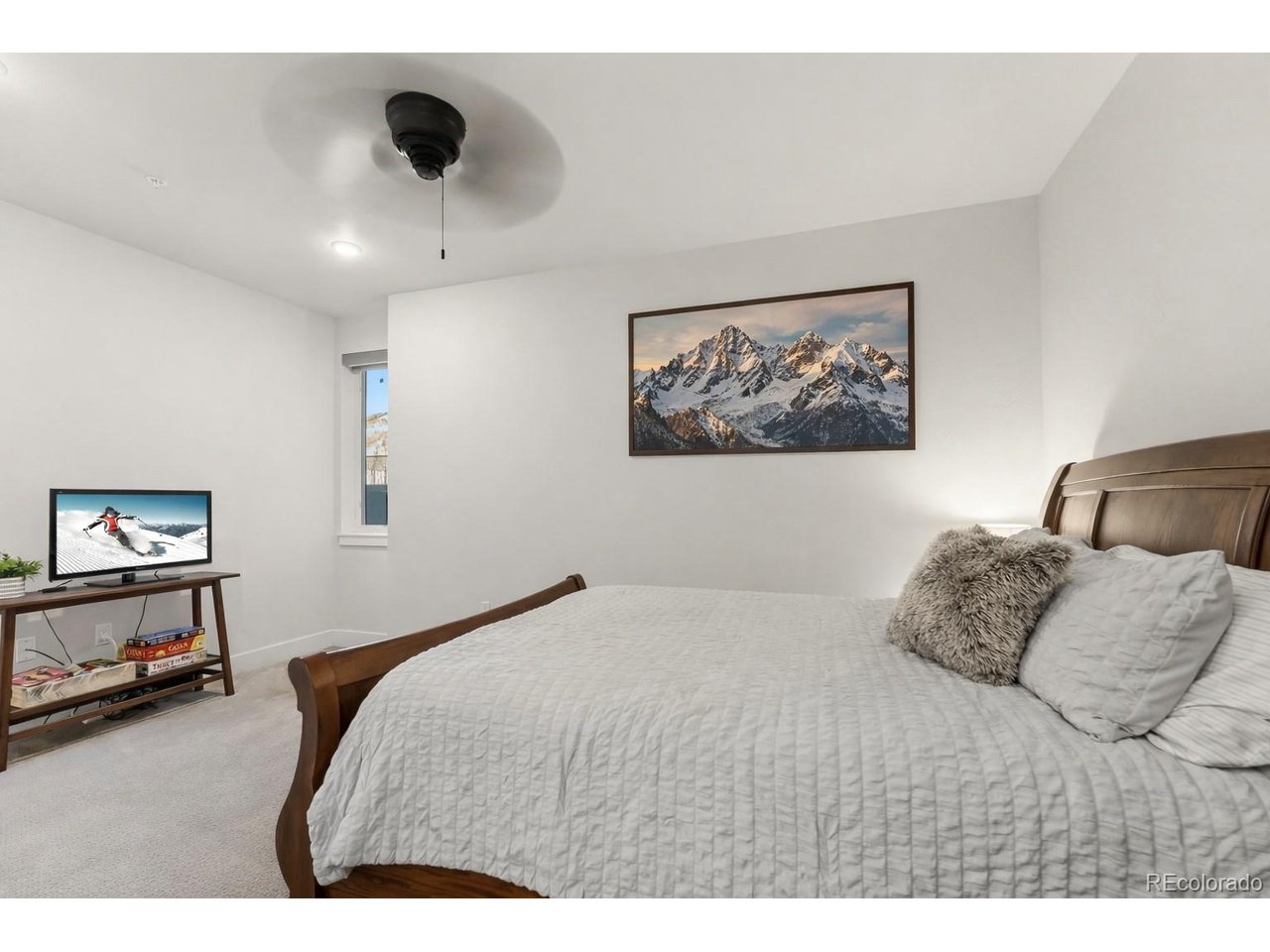 235 E La Bonte St 106