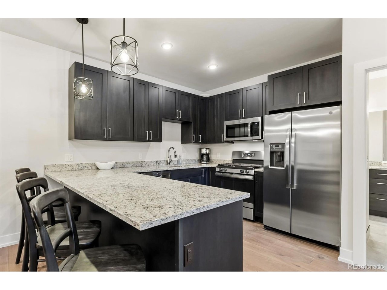 235 E La Bonte St 106