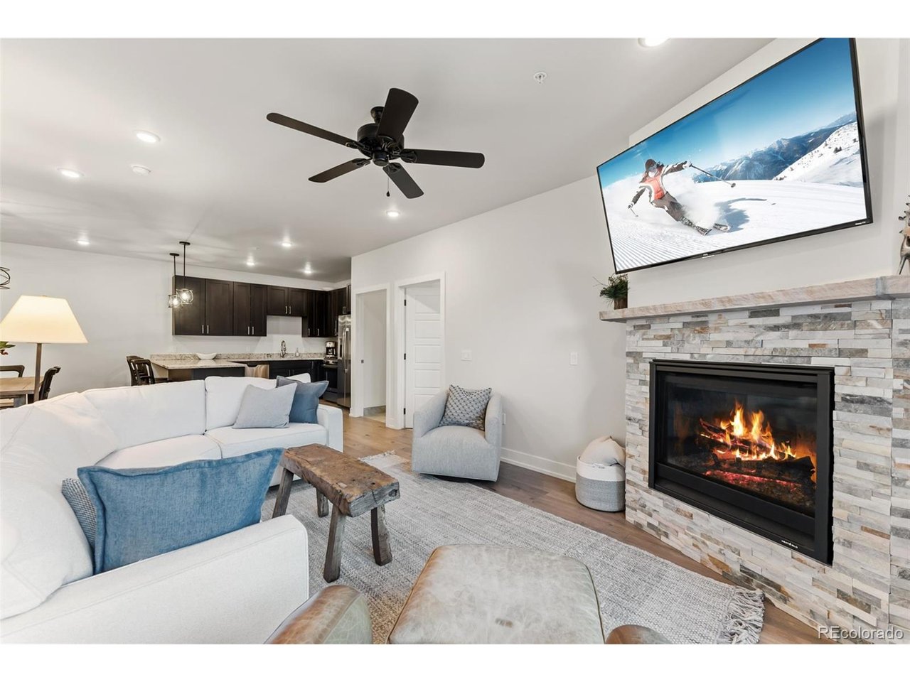 235 E La Bonte St 106