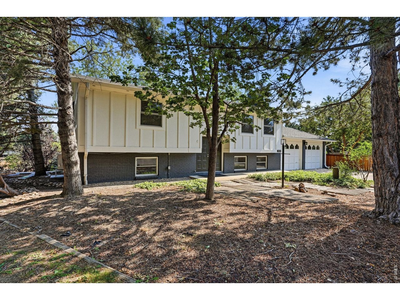 3525 Lakeview Cir