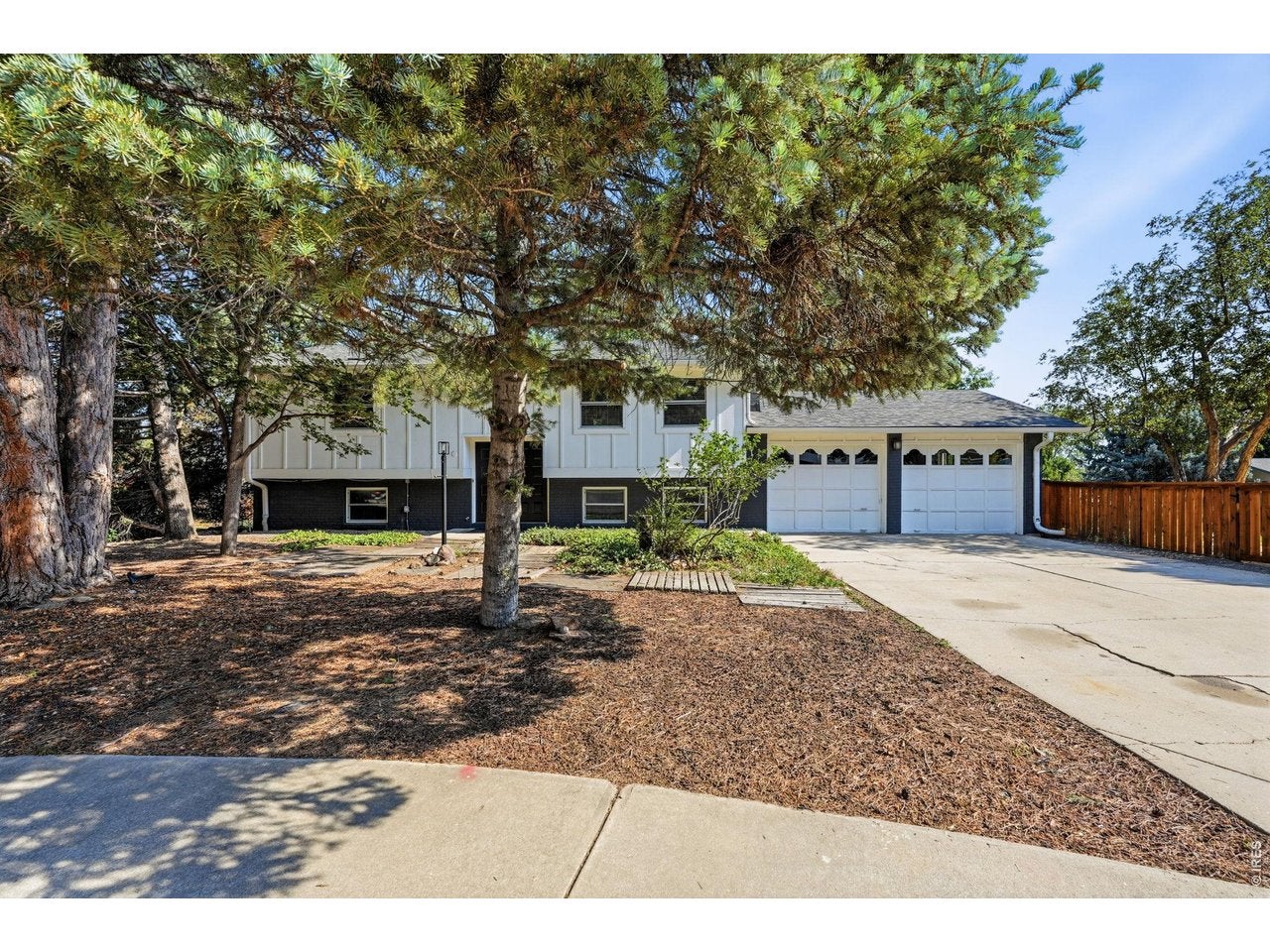 3525 Lakeview Cir