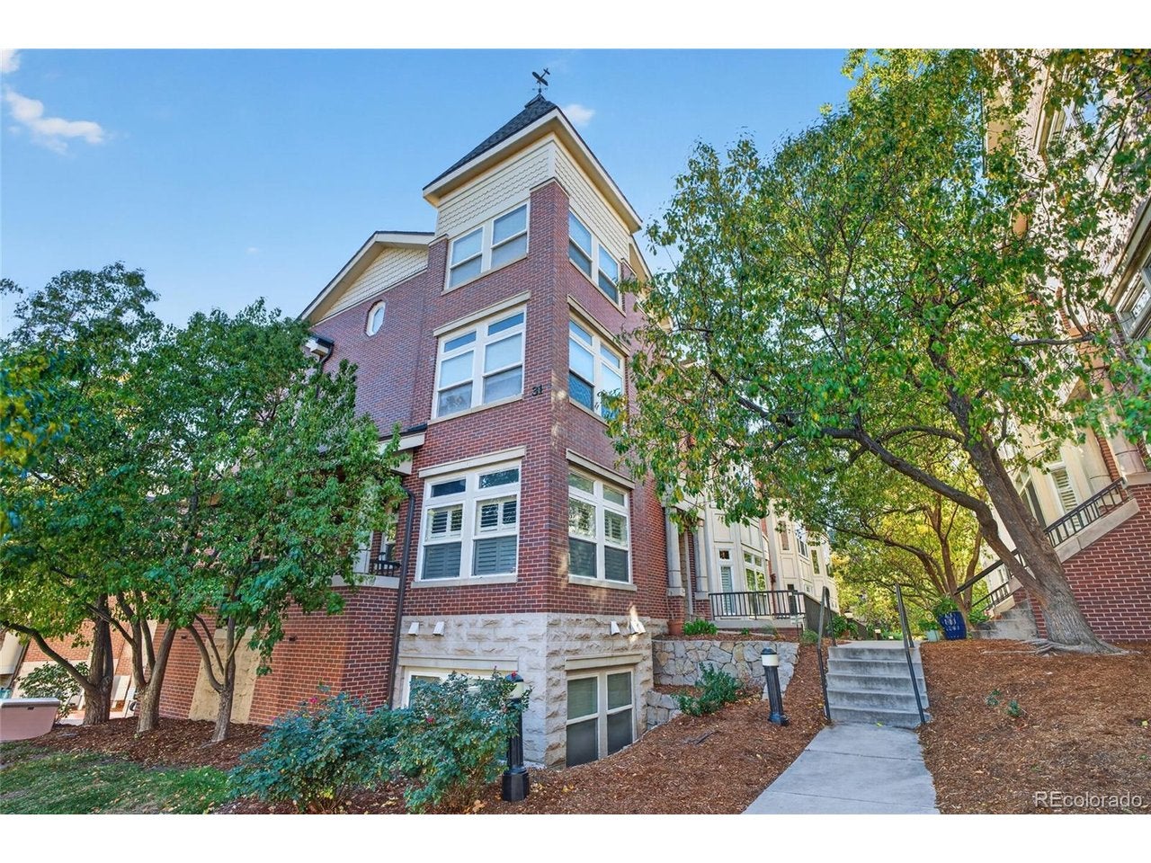 31 Jackson St F