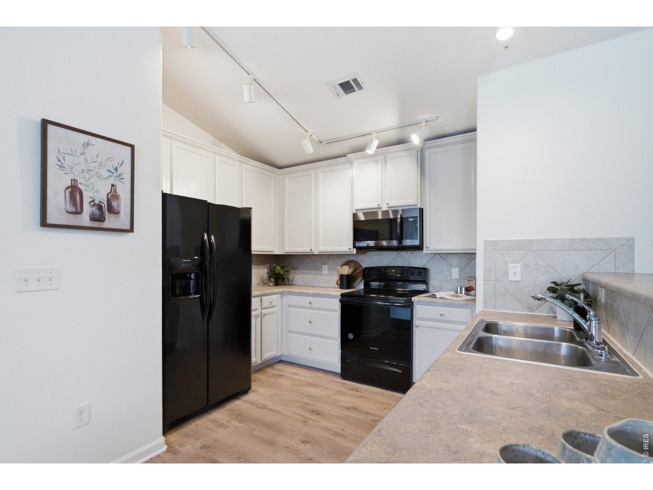 5551 29th St 3522