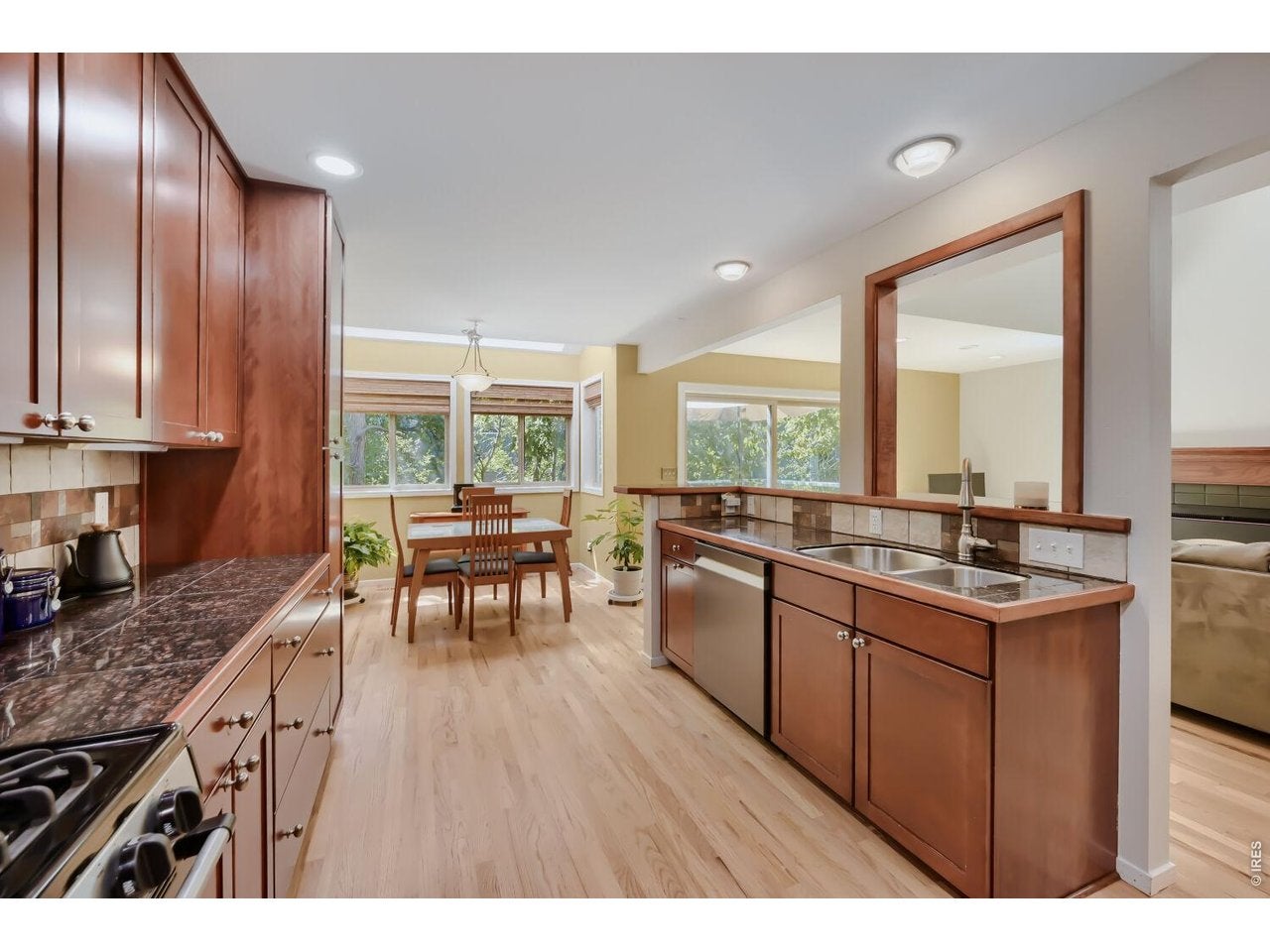 2710 Winding Trail Dr