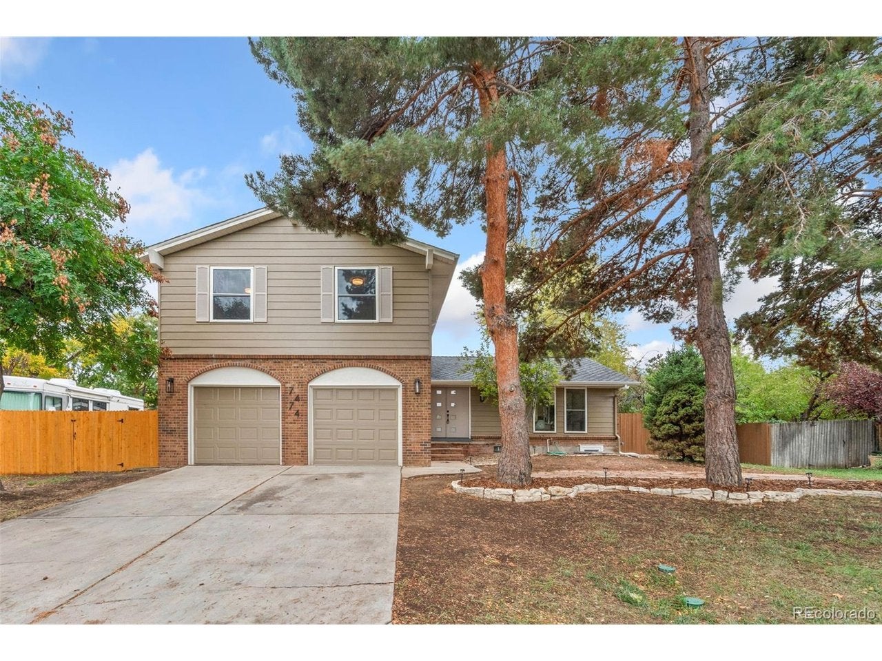 7474 S Washington Cir