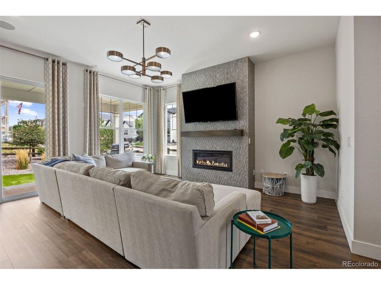 4616 Girardot Pt