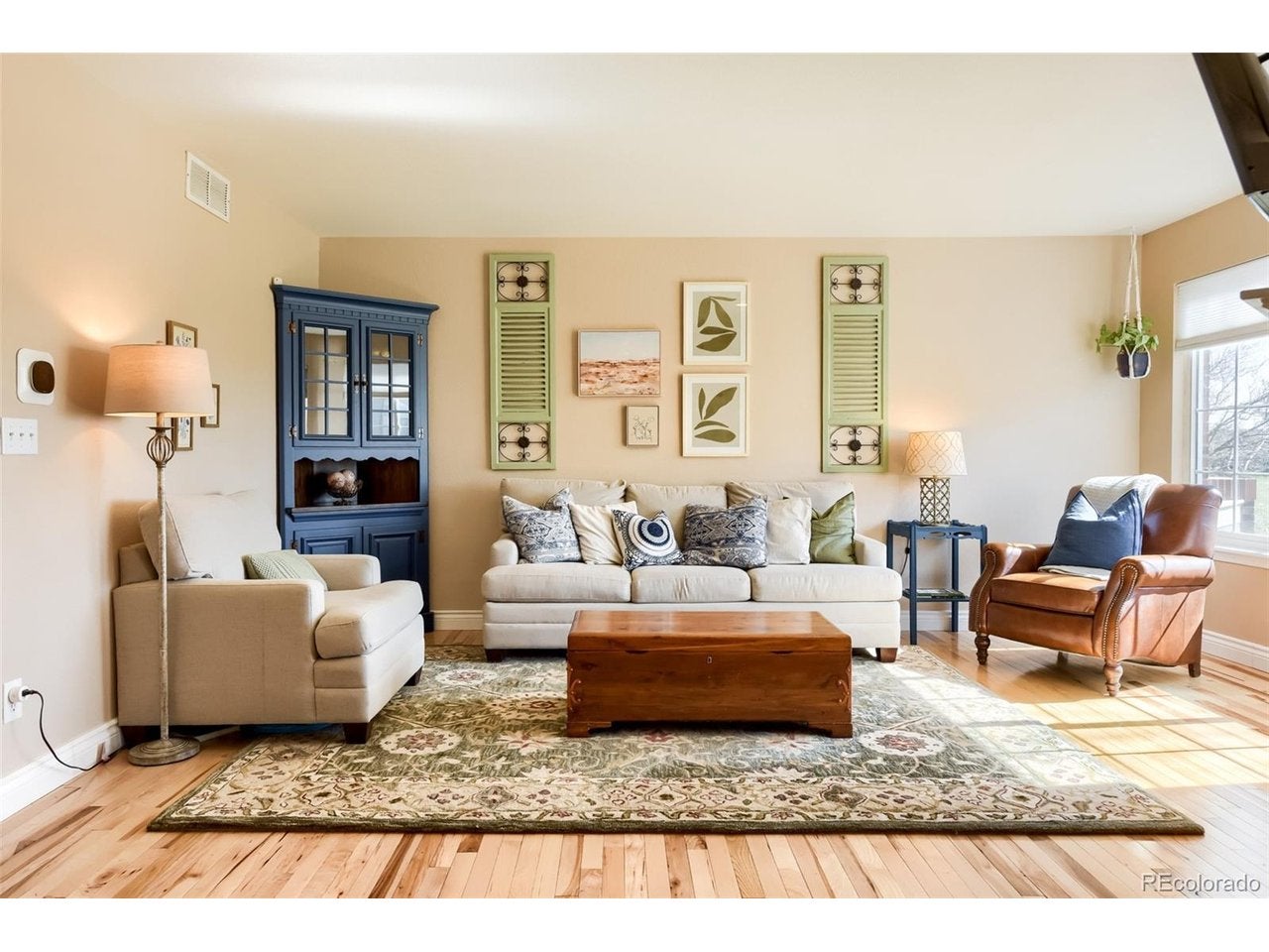 Townhouse faces green spaces and park with amazing views