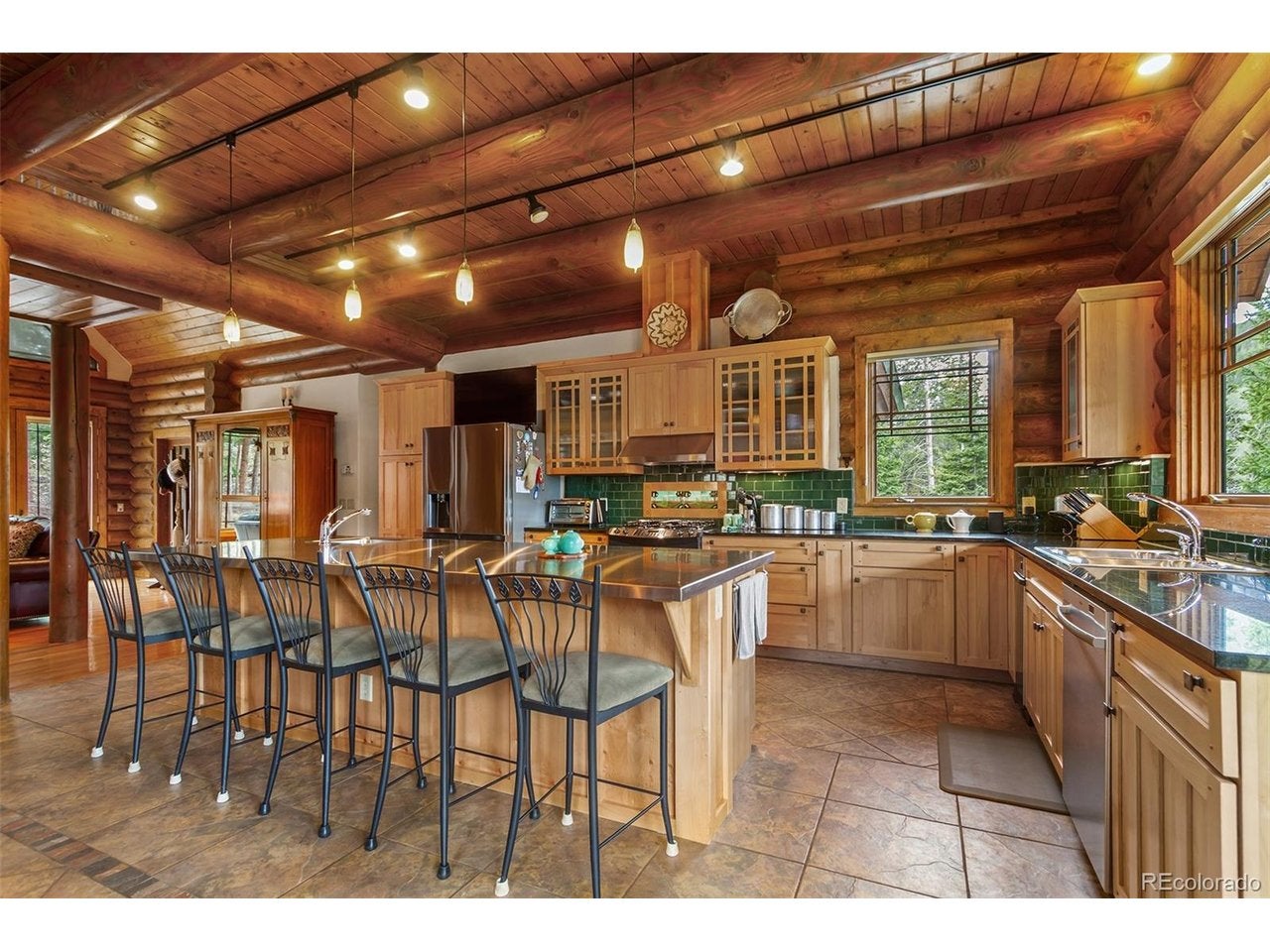 905 Whispering Pines Cir