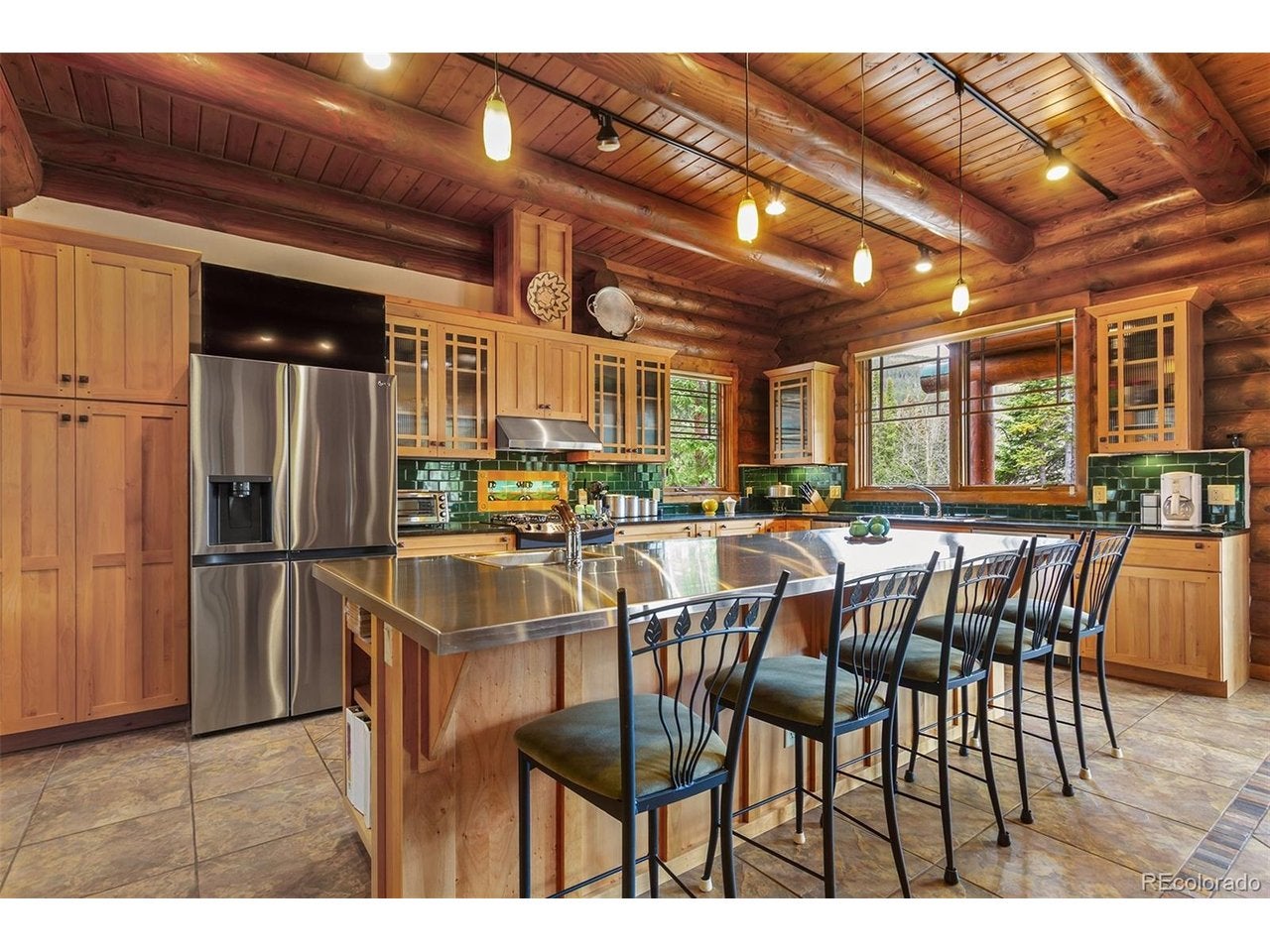 905 Whispering Pines Cir