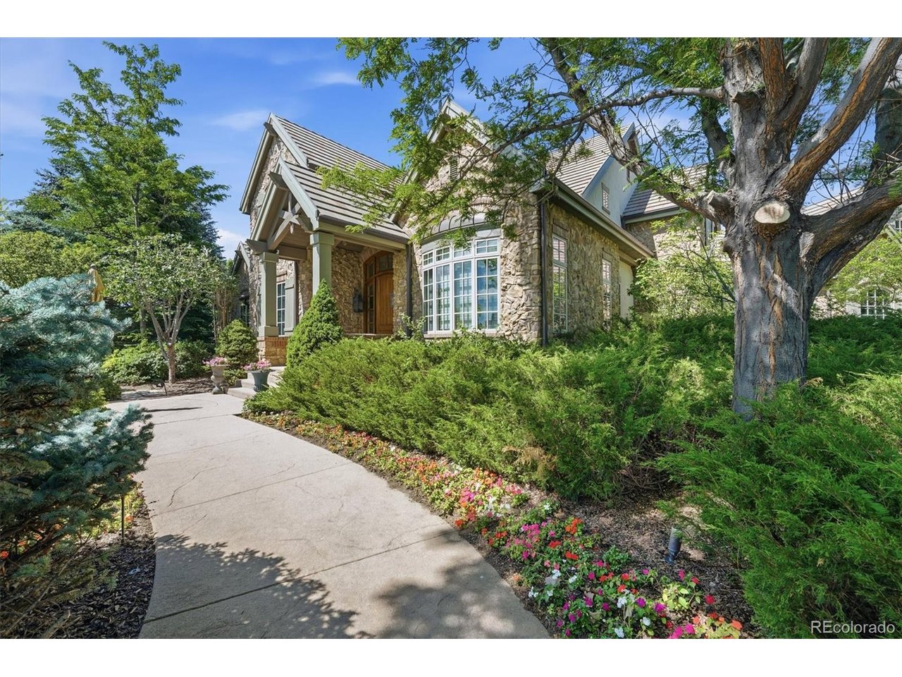 4053 E Iris Ct