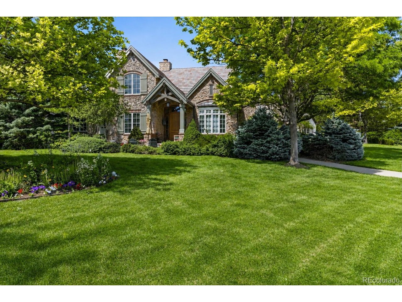 4053 E Iris Ct