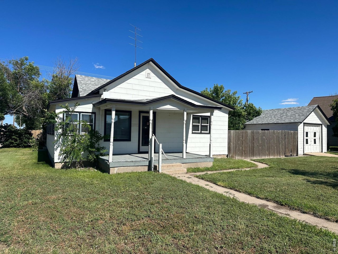 Photo 1 of 23 — 90 Cedar Ave, Akron, CO 80720