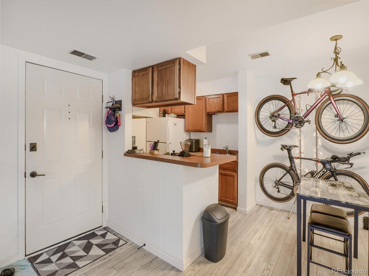 4652 White Rock Cir 3