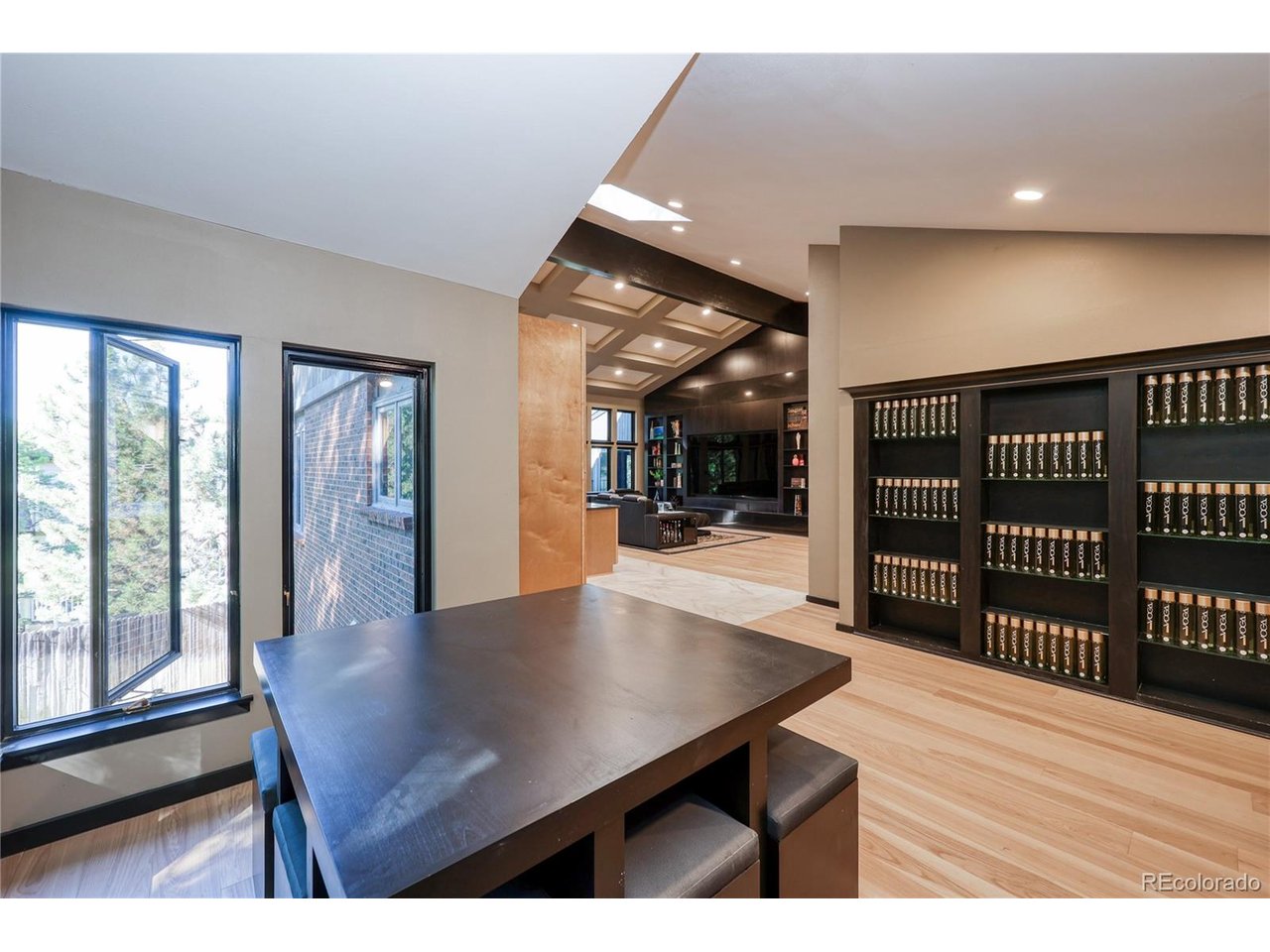 27 Beacon Hill Ln