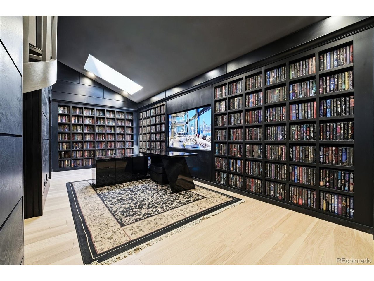 27 Beacon Hill Ln