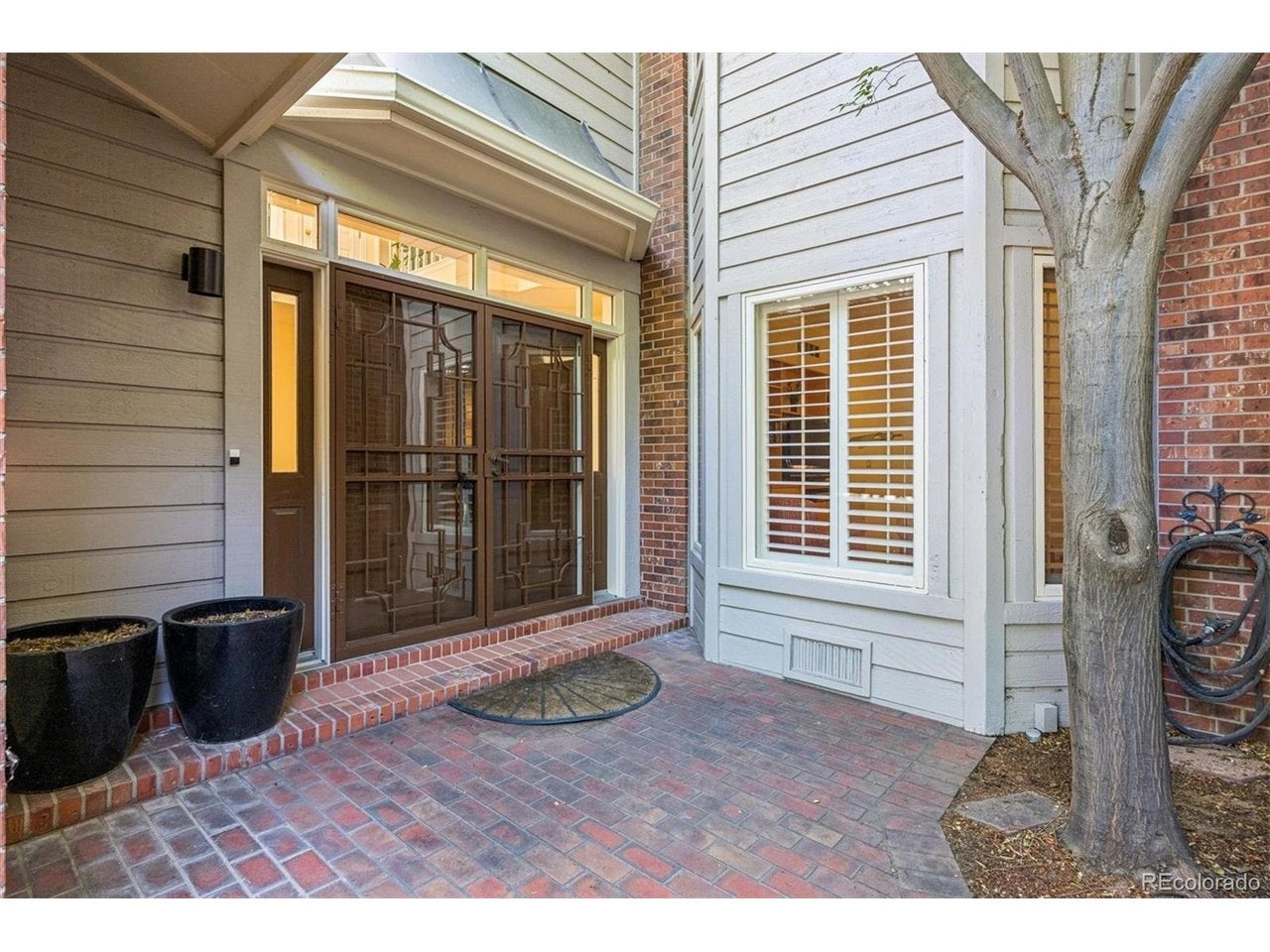 2552 E Alameda Ave 76