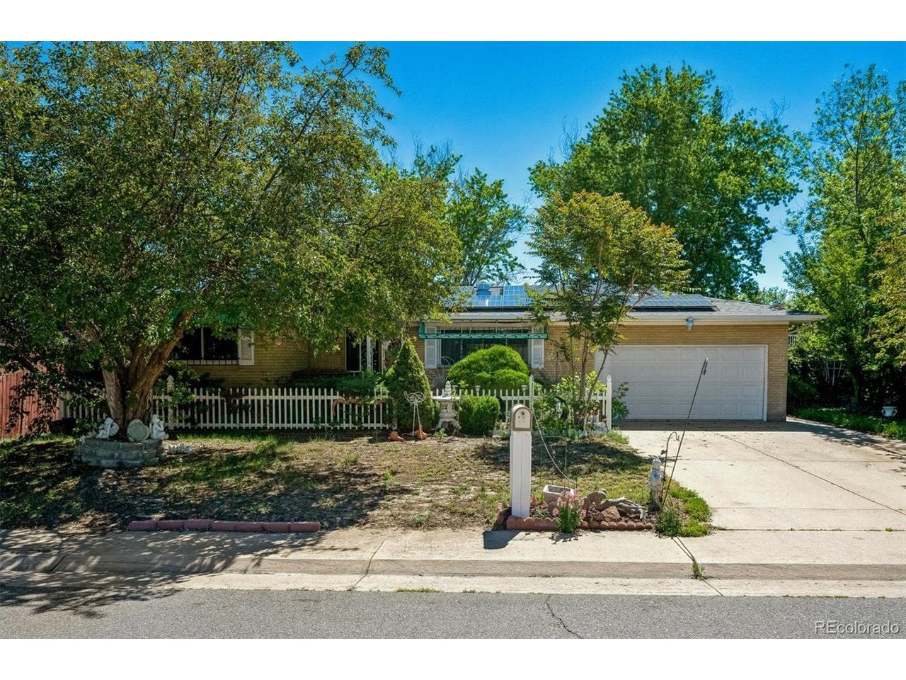 Photo 1 of 18 — 5014 Scranton Ct, Denver, CO 80239