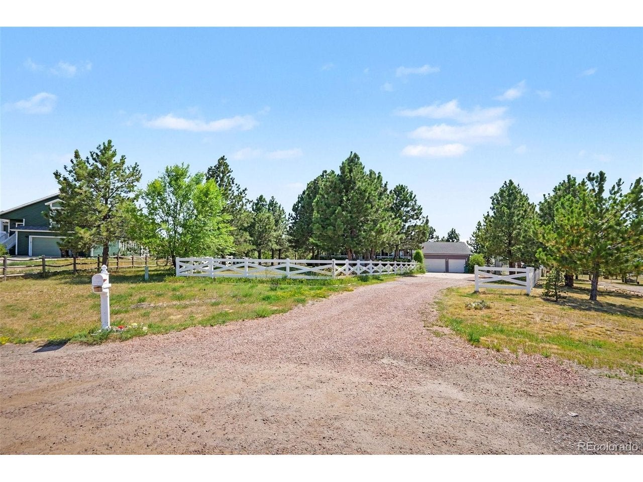 2090 Helen Ct