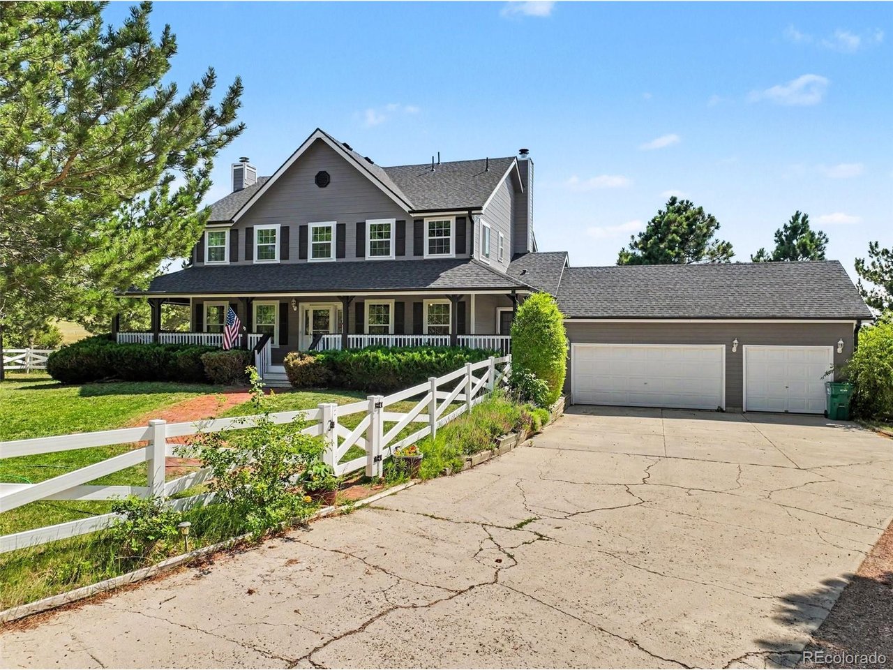 2090 Helen Ct