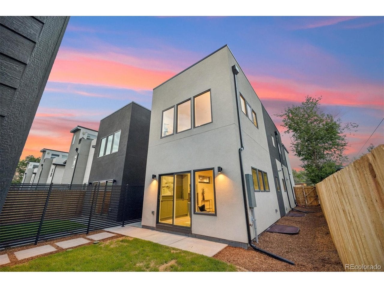 2365 S Cherokee Street