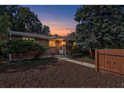 Photo of 441 Harvard Ln, Boulder, CO 80305 (MLS # 1068906)