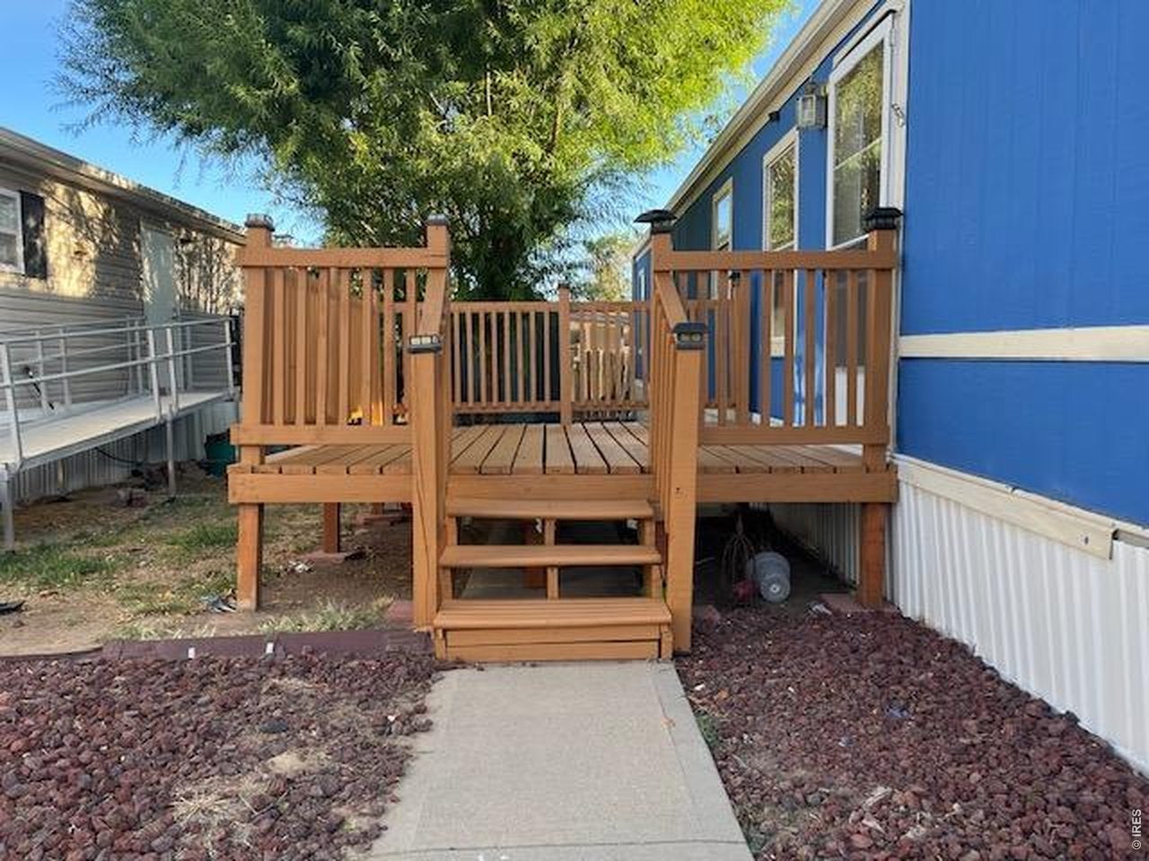 218 Grape St 27