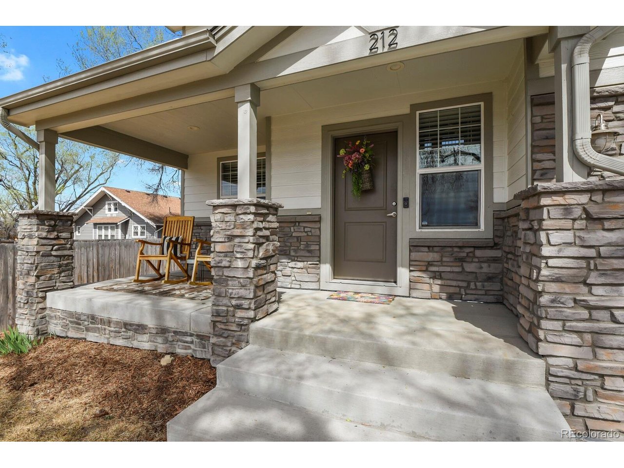 212 E Mountain View Ave