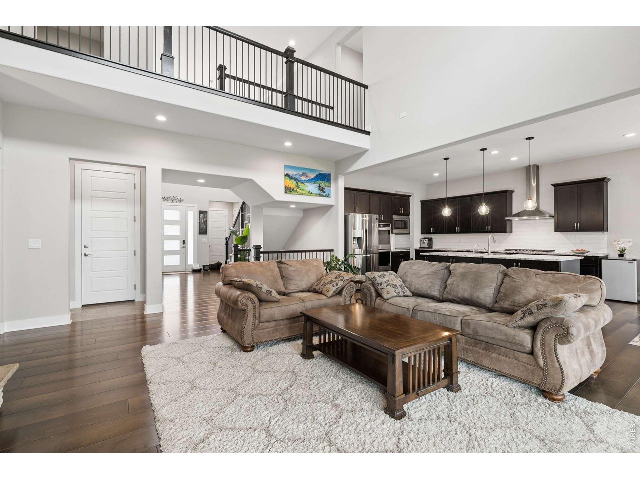 1413 Lyons Ln