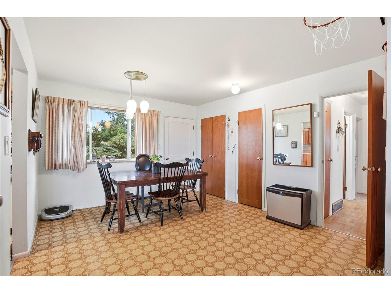 832 Fox Hill Ct