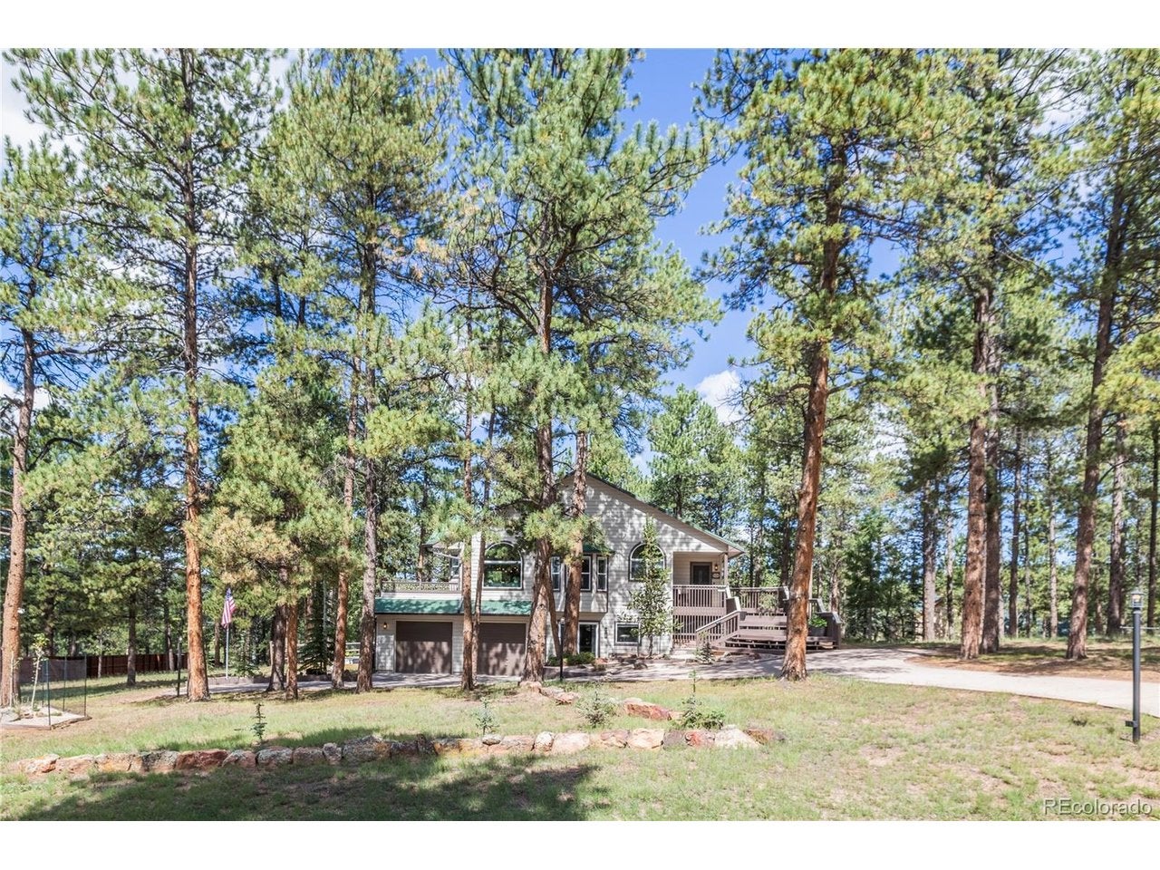 3115 Regent Dr