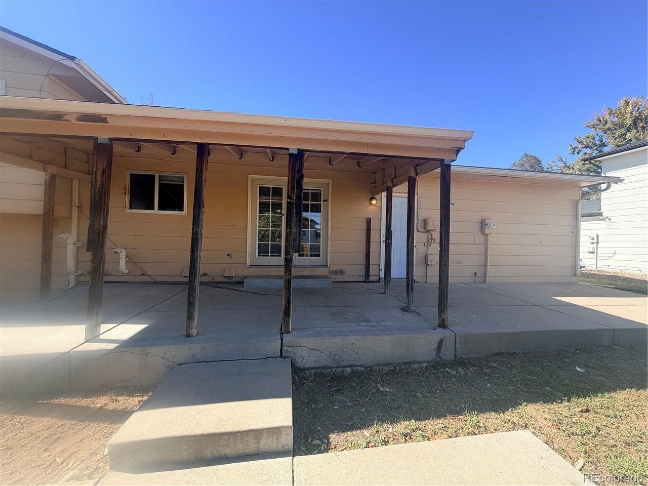 2052 S Salida St