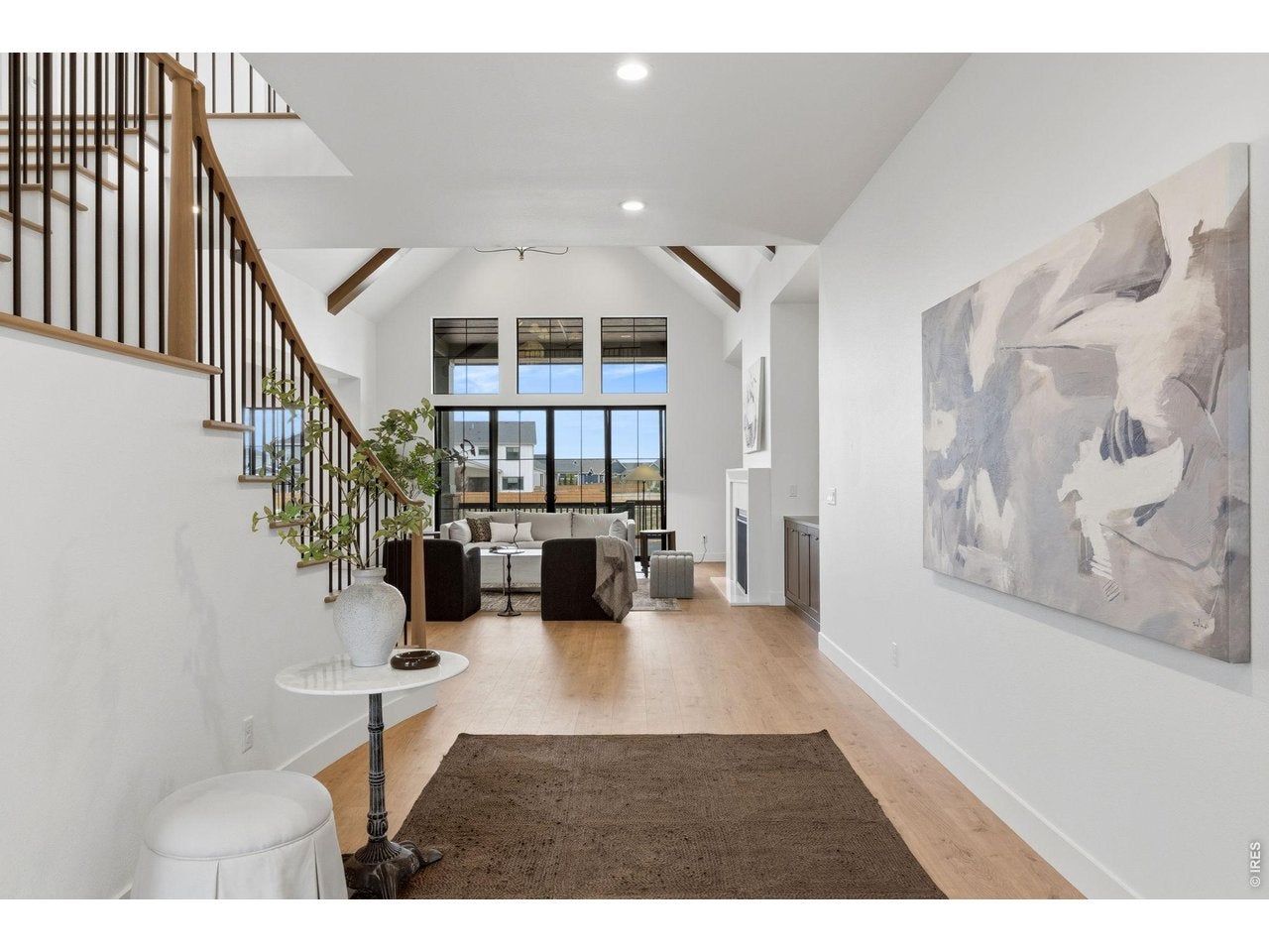 37 Boxwood Dr