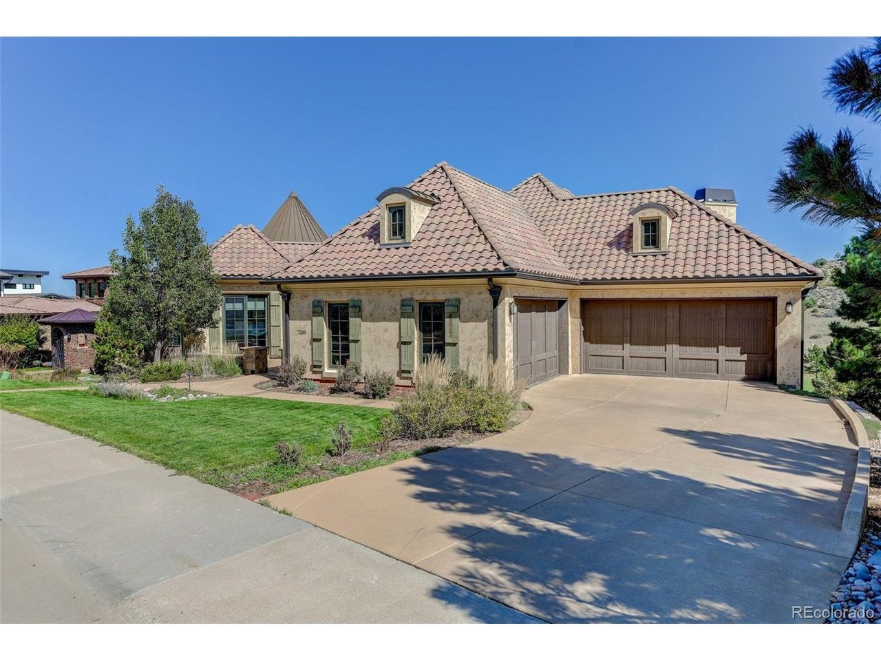 7230 Raphael Ln