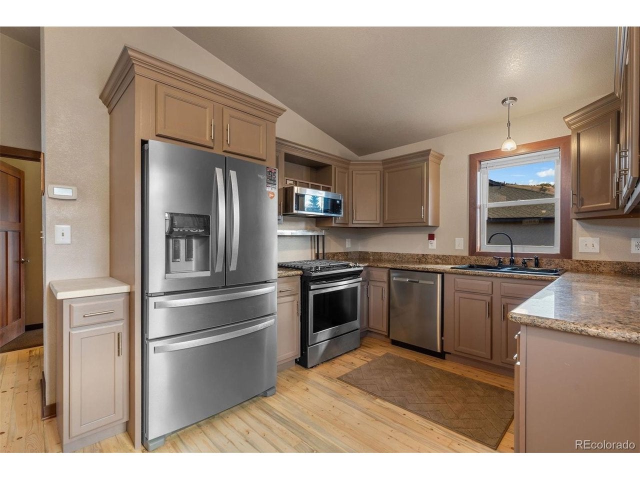 245 Tennis Ct