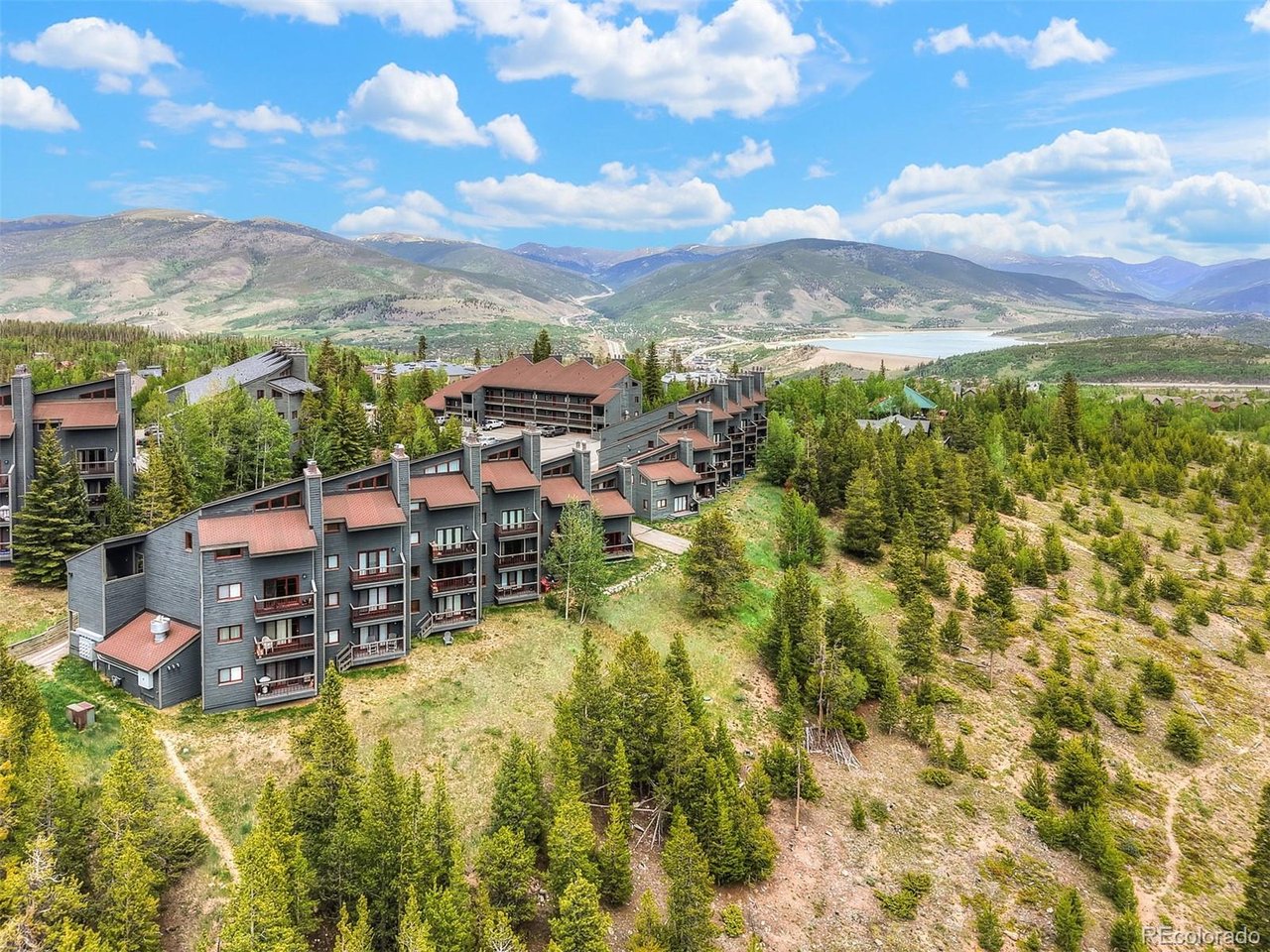 Photo 1 of 36 — 9460 Ryan Gulch Rd 9461, Silverthorne, CO 80498