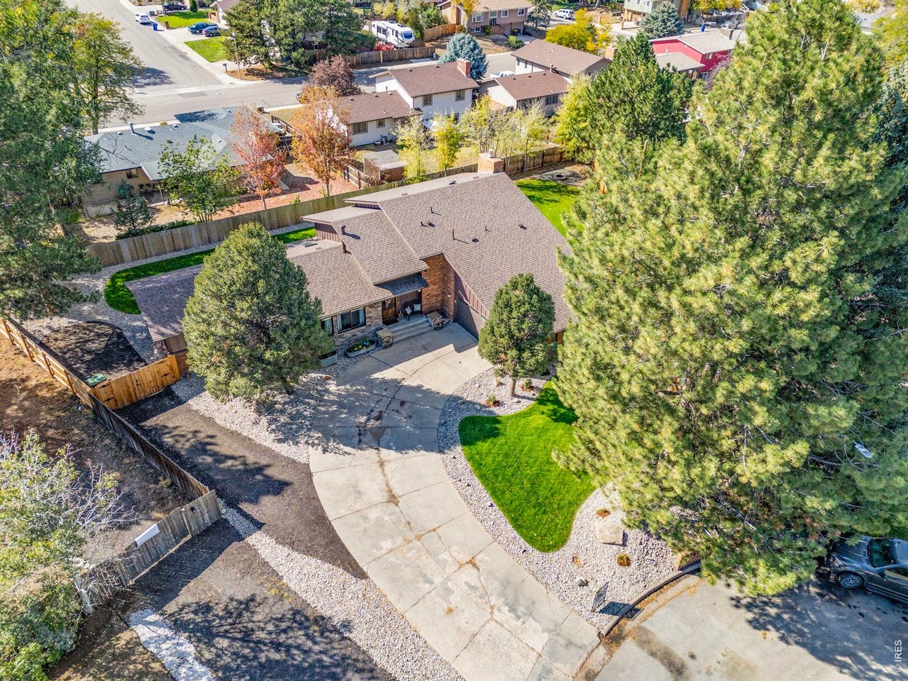 2727 W Buena Vista Dr