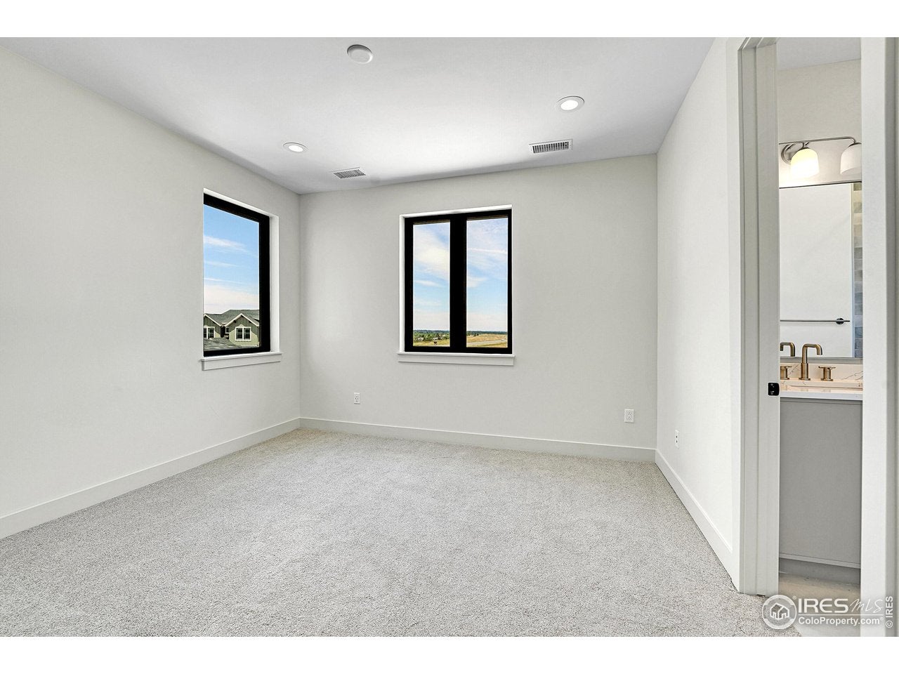 977 Saint Andrews Ln, Louisville, CO, 80027, USA, 5 Bedrooms Bedrooms, ,6 BathroomsBathrooms,Residential,Active,977 Saint Andrews Ln,1051828