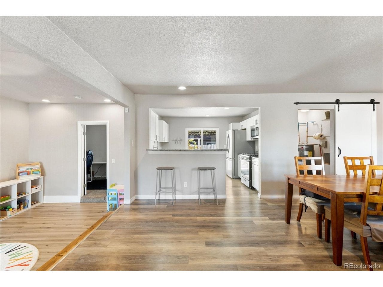 113 Everett Dr
