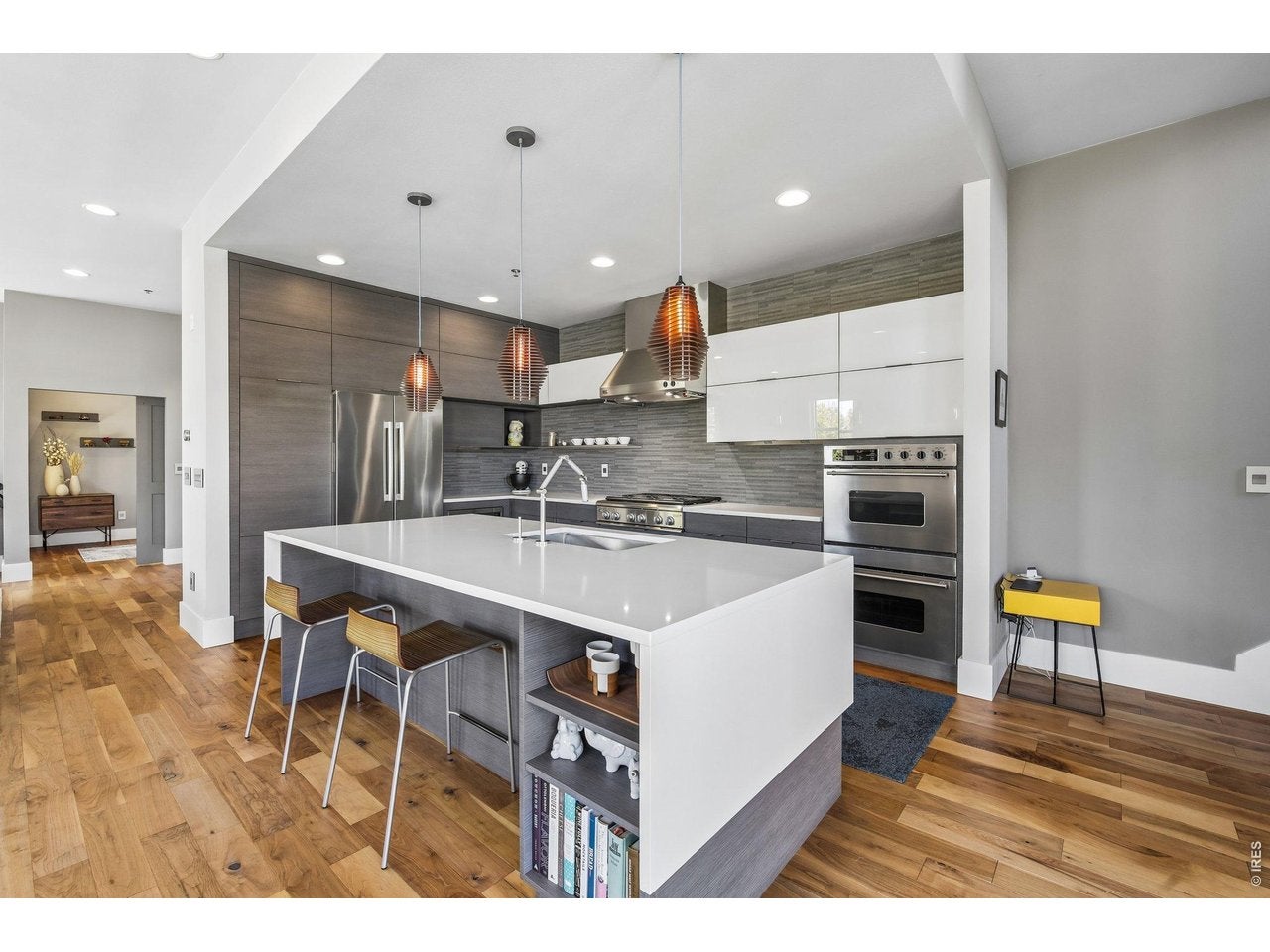 1050 Neon Forest Cir E