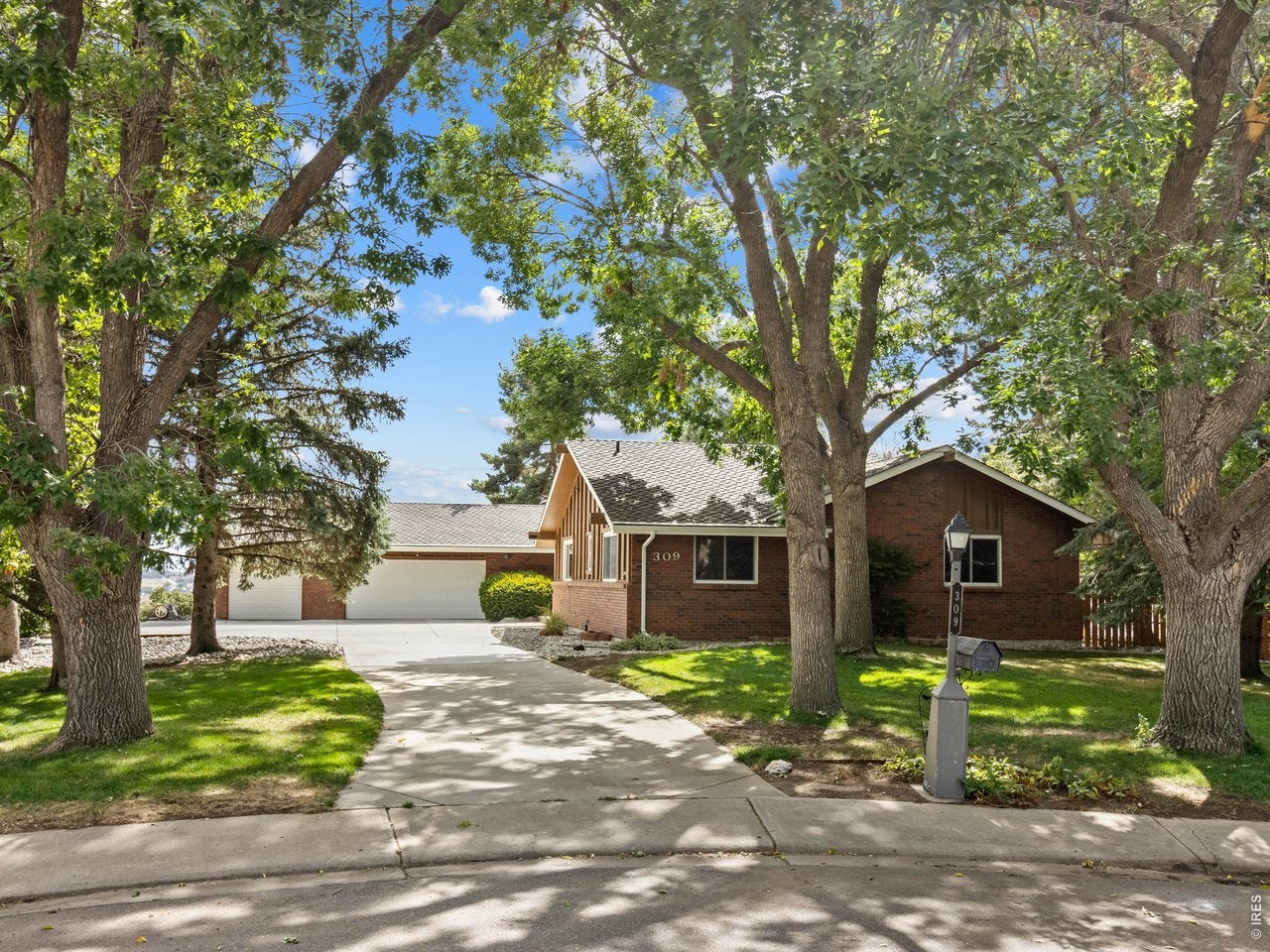 309 Glenview Ct