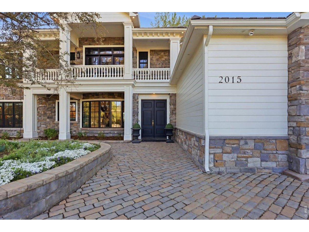 2015 N Garfield Ave