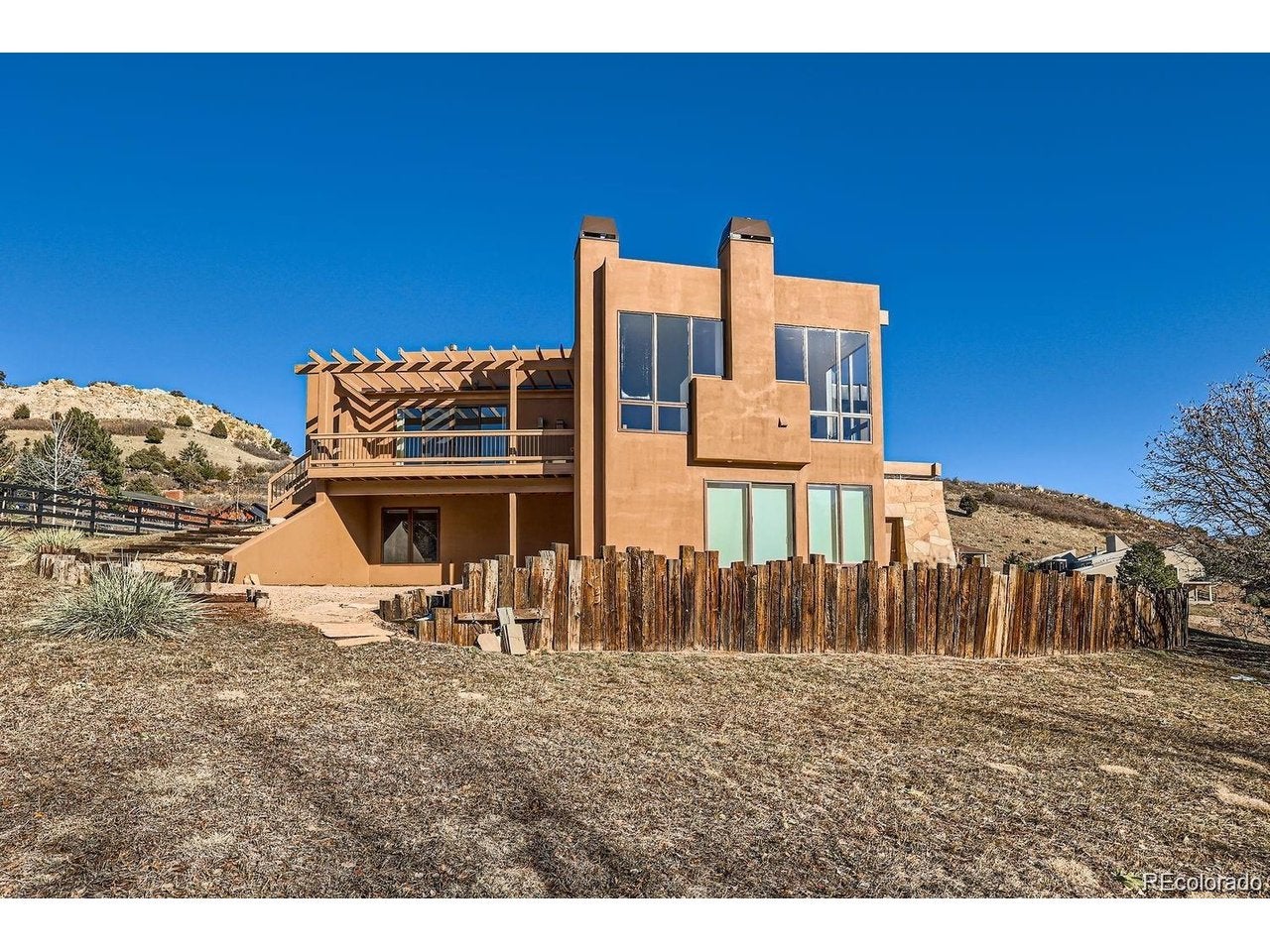 6697 Wauconda Dr